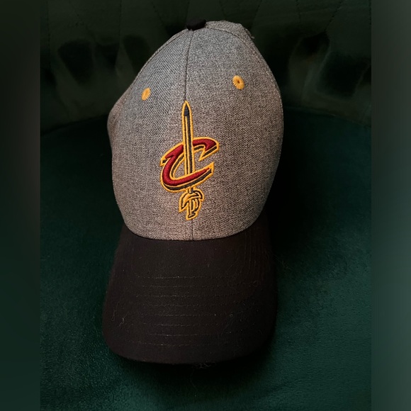 NBA Cavs Hat - Picture 1 of 3